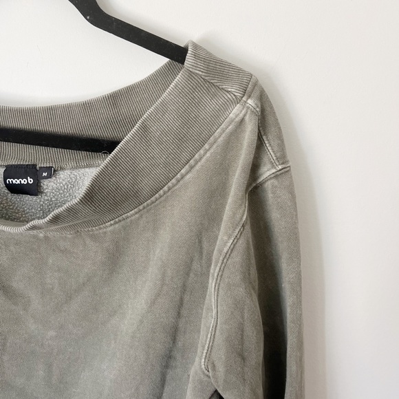 Mono B Gray Off Shoulder Faded Athleisure Sweatshirt Size Medium - Picture 9 of 10